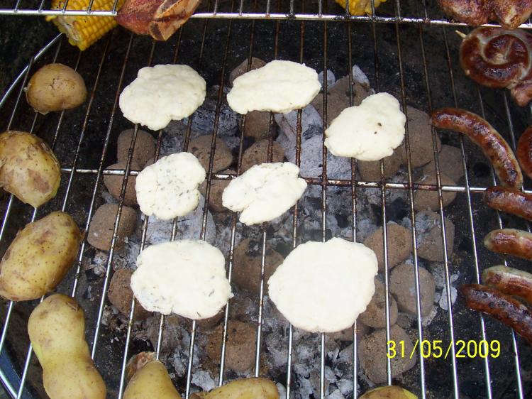 Stockbrot mit Kräutern | Kochmeister Rezept