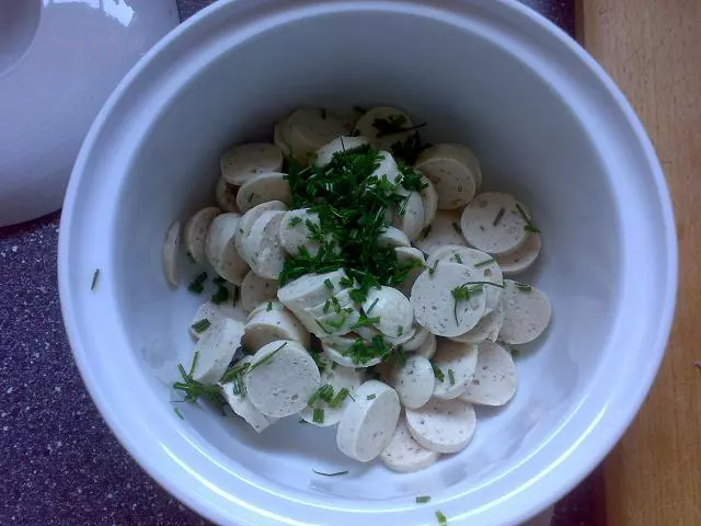 weiss-blauer Kartoffelsalat oder Ingo mit lila Zugabe 