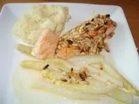 Spargel mit Lachs und Kartoffelsauce