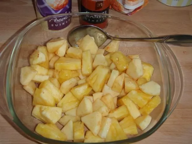 Ananas-Apfel-Crumble