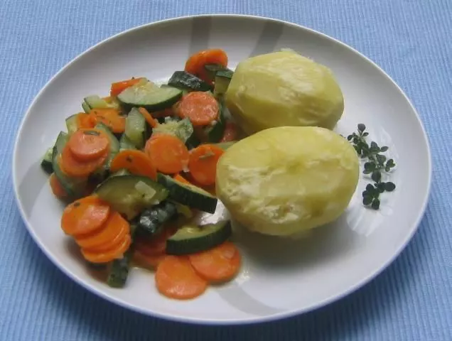 Zucchini-Möhren-Gemüse 