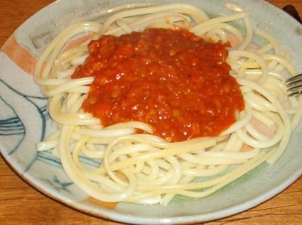 Pasta-Soße mit roten Linsen