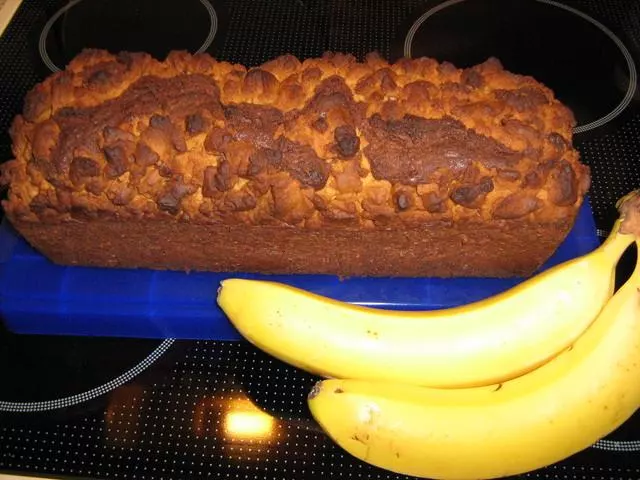 Bananen-Haselnusskuchen