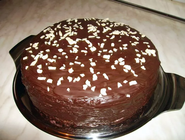 Kirsch-Schokoladen-Torte