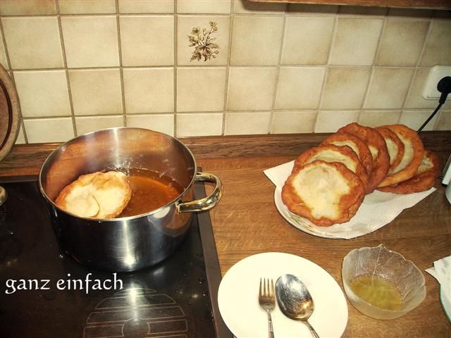 Bayerische Küchel oder Ausgezogene