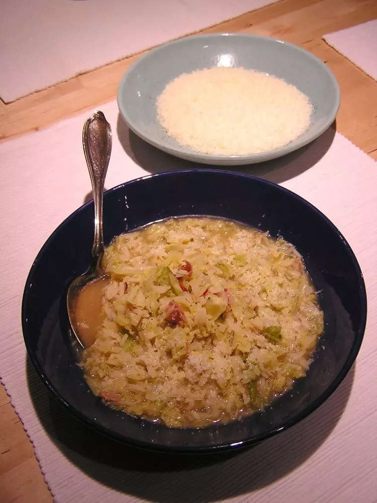 Reissuppe mit Wirsing (Riso e Verze)