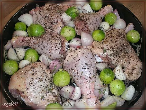 Rosenkohl-Huhn mit Maronen vom Blech