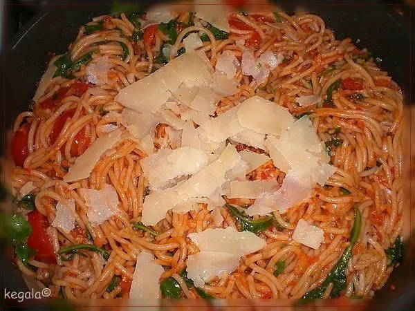 Spaghetti con Rucola e Pomodori