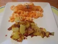 Lachs-Pfanne mit Röstkartoffeln
