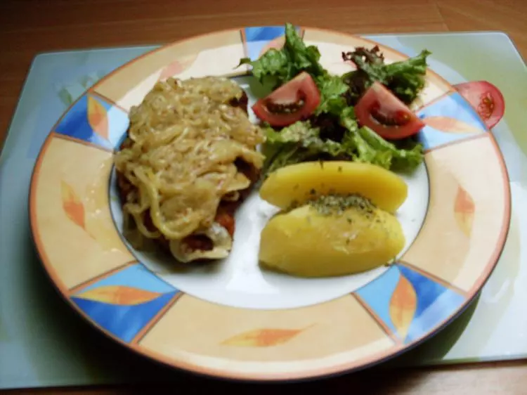 Schnitzel mit süßen Senfzwiebeln