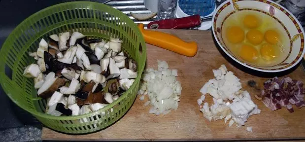 Rührei mit Waldpilzen