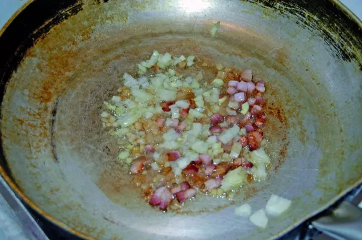 Rührei mit Waldpilzen