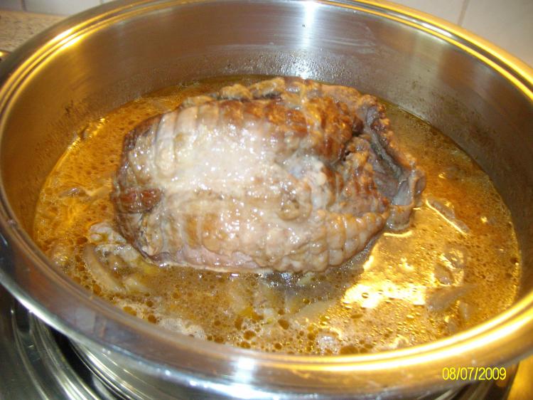 Putenrollbraten Deftig Mit Pilzen Kochmeister Rezept