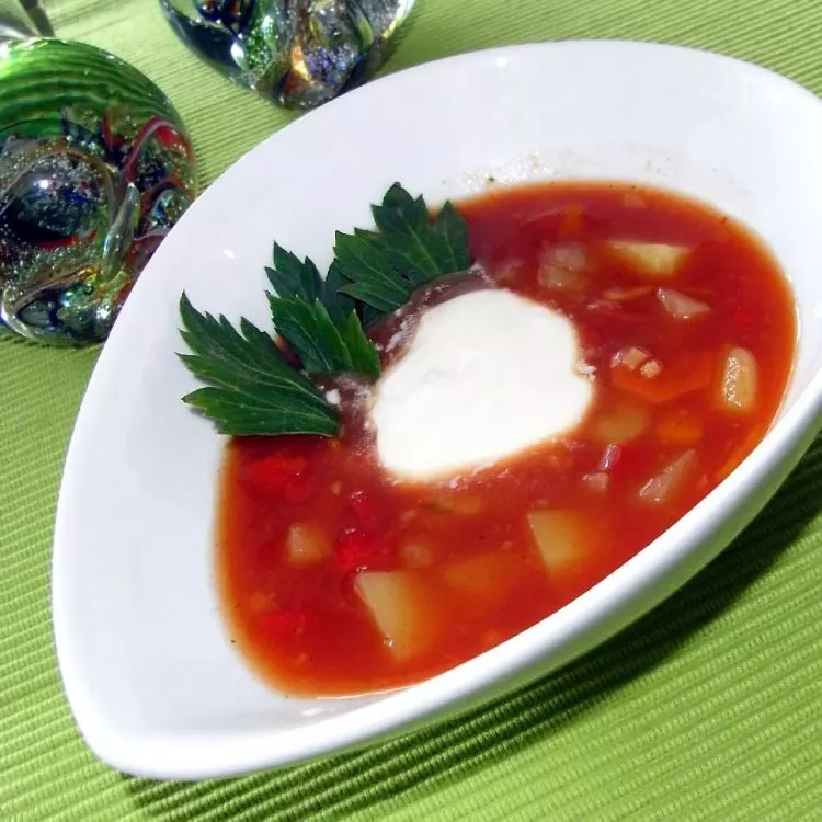 Beschwipste vitaminreiche Suppe 