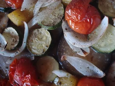 Backofen Gemüse Ratatouille mit Kräutern der Provence