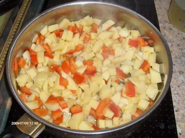 Annegrets Kartoffelgulasch