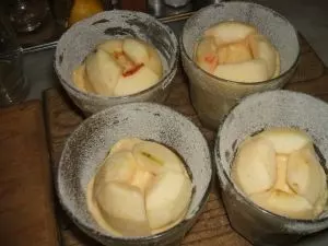 Apfelkuchen im Glas