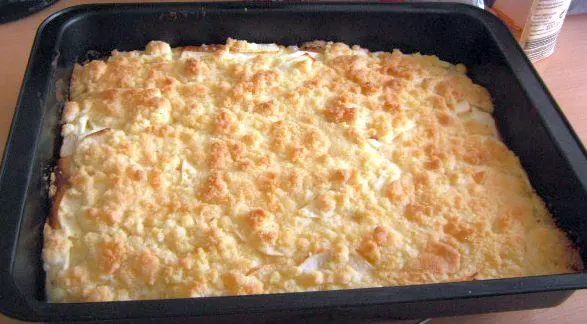 Obstkuchen mit Streuseln