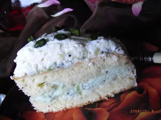 Pistazien-Kiwi-Torte