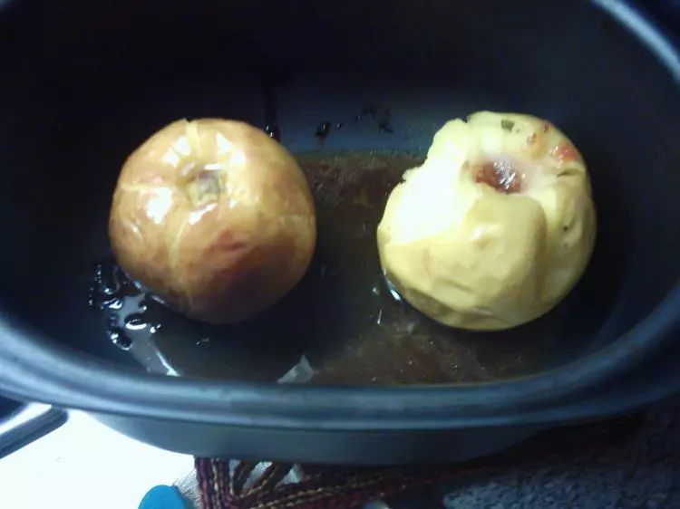 Bratapfel mit Preiselbeeren