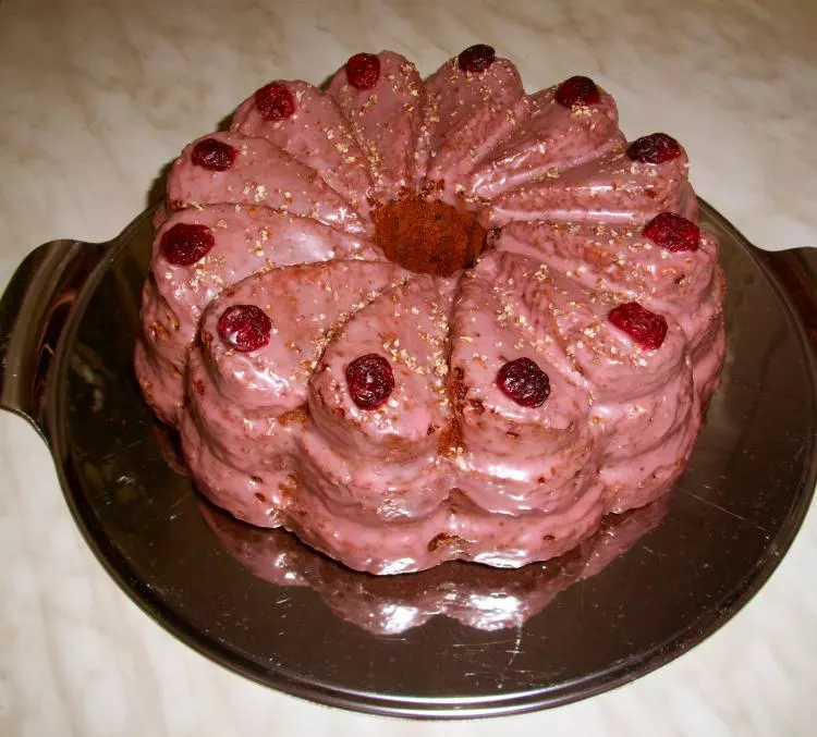 saftiger Rotweinkuchen mit Cranberries