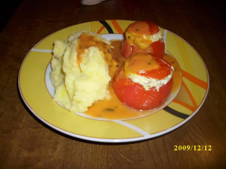 Gefüllte Tomaten mit Schafskäse 