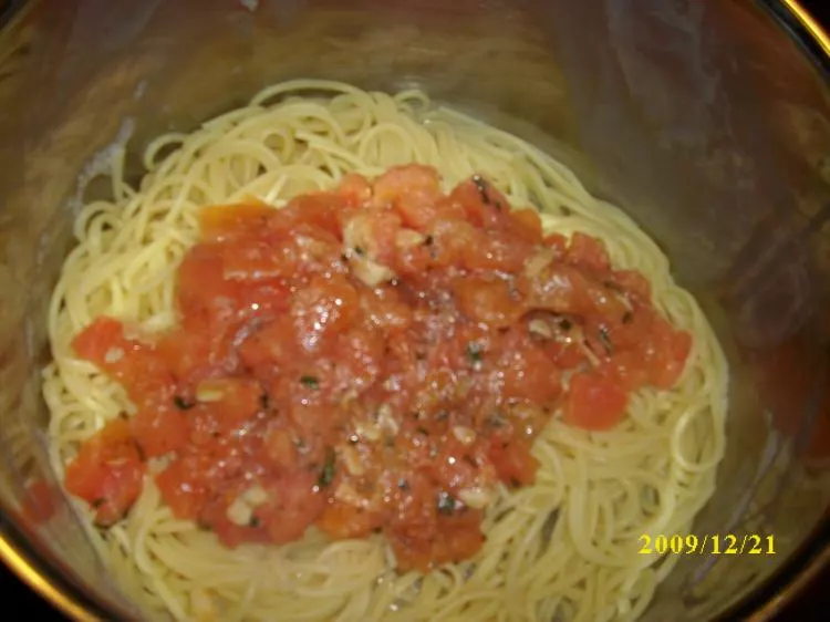 Spaghetti pomodoro e aglio