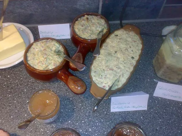 Zucchini-Zwiebel-Schinken-Brotaufstrich