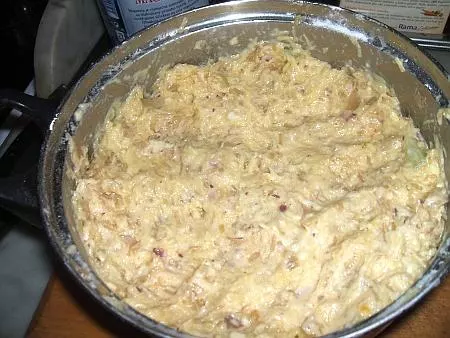 Kartoffelpuffer mit Sauerkraut und durchwachsenen Speck