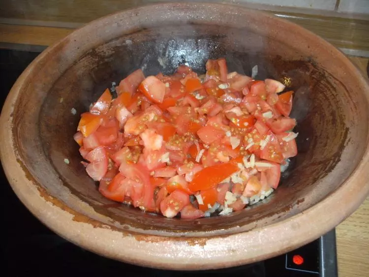 Marokkanischer Tomaten-Hackfleisch-Eintopf