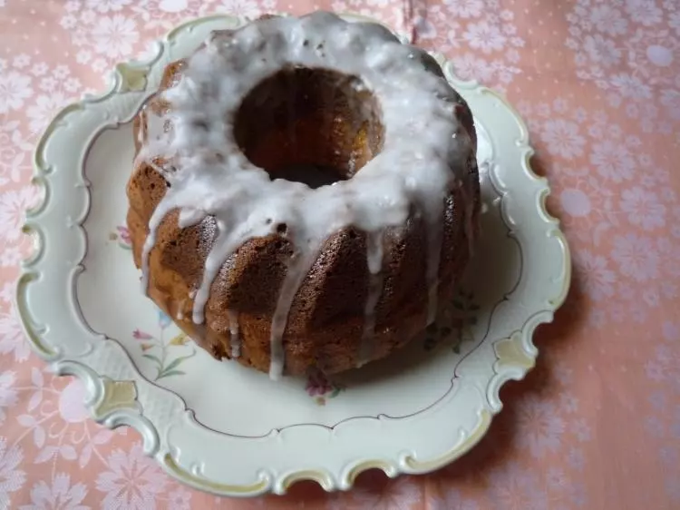 Limetten-Mohn-Gugelhupf