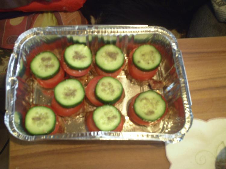 Schweinelendchen überbacken, dazu Kartoffelpüree und Champignon ...