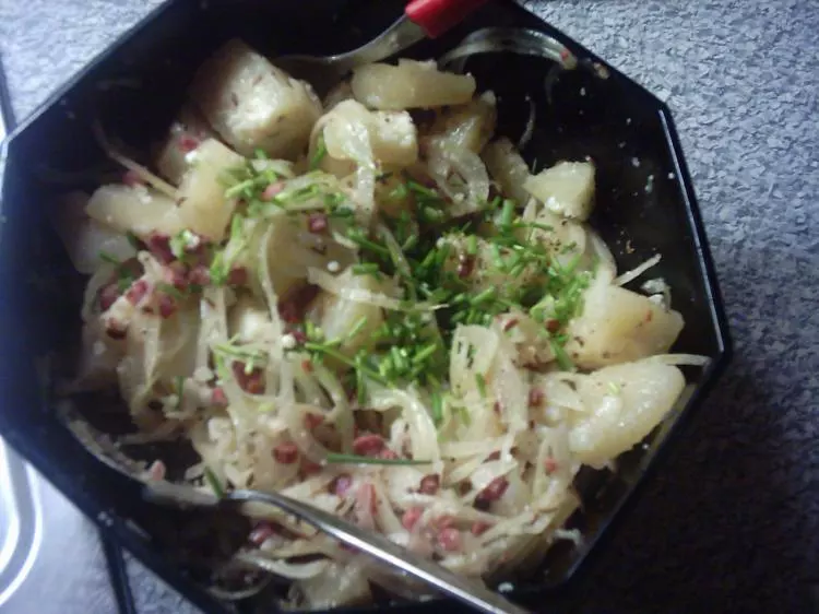 Harzer-Käse-Salat