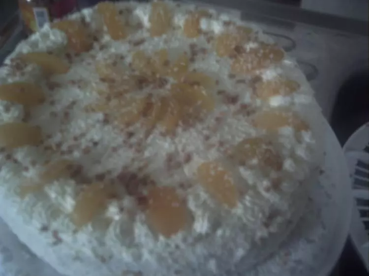 Aprikosen-Kokoscreme-Torte