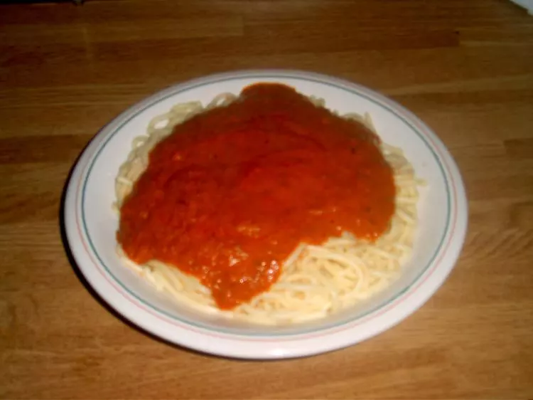 Schnelle Bolognesesoße mit Spaghetti