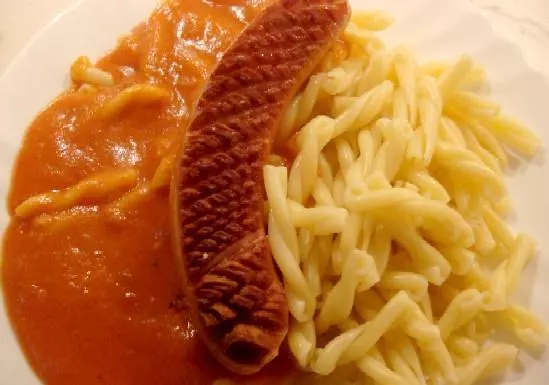 Heiße Höschen mit Spaghetti & Tomatensoße