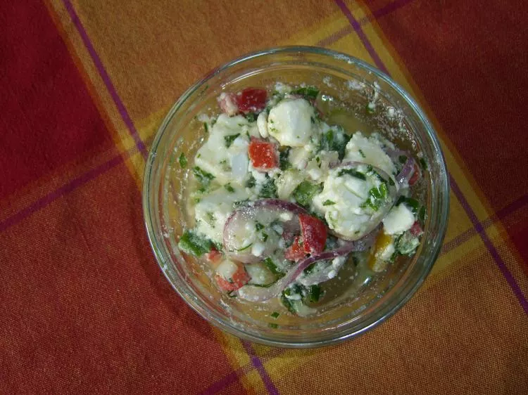 Feta-Salat mit Peperoni  und Paprika