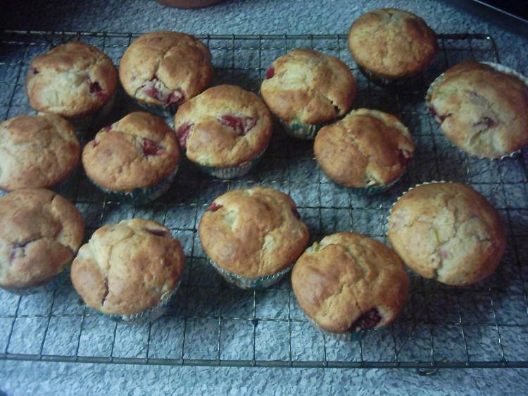 Erdbeer-Rhabarber-Muffins (GG)