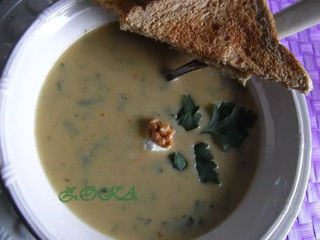 Kartoffeln-Erdnuss-Kokos Suppe