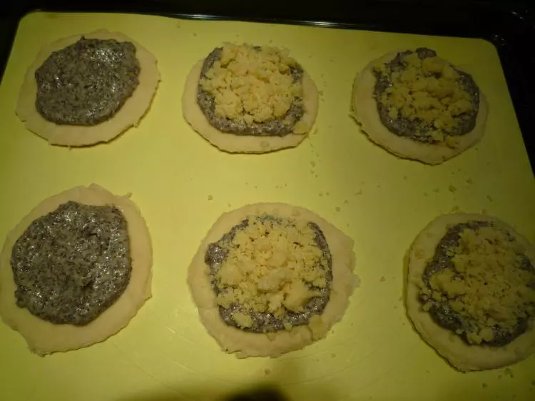 Mohntaler mit Orangenstreuseln