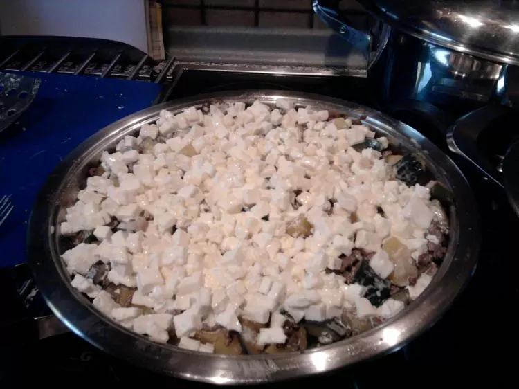 Zucchini-Kartoffel-Auflauf mit Schafskäse