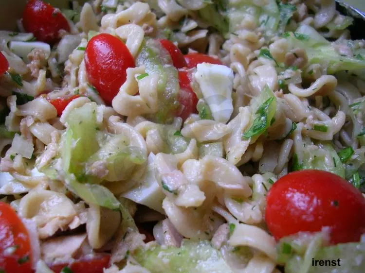 Nudel-Thunfisch-Salat