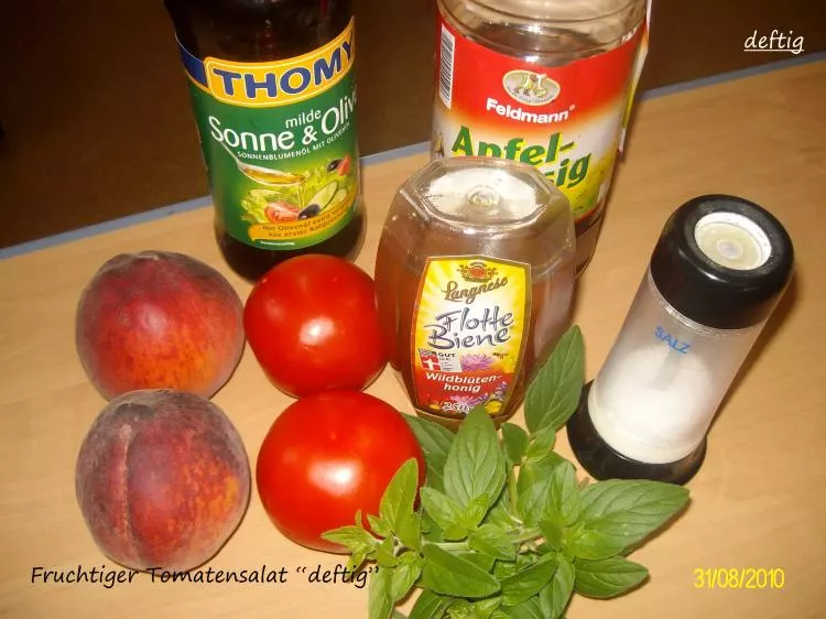 Fruchtiger Tomatensalat "deftig"
