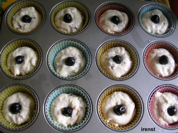 Muffins mit Feta und Oliven             