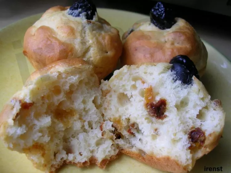 Muffins mit Feta und Oliven             