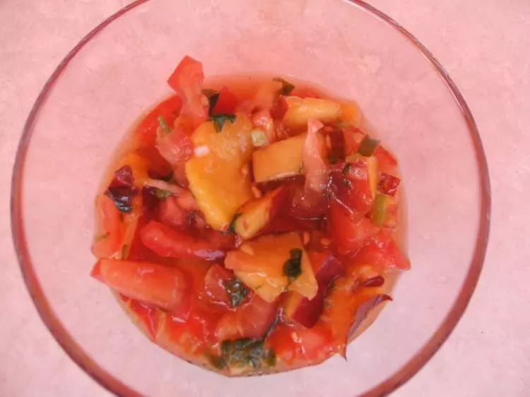 Fruchtiger Tomatensalat "deftig"