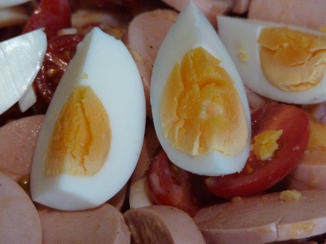 Fleischwurstsalat mit Tomate und Ei | Kochmeister Rezept