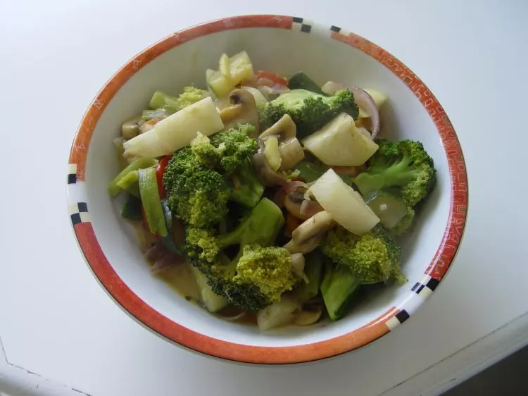 Gemüse in Currysoße