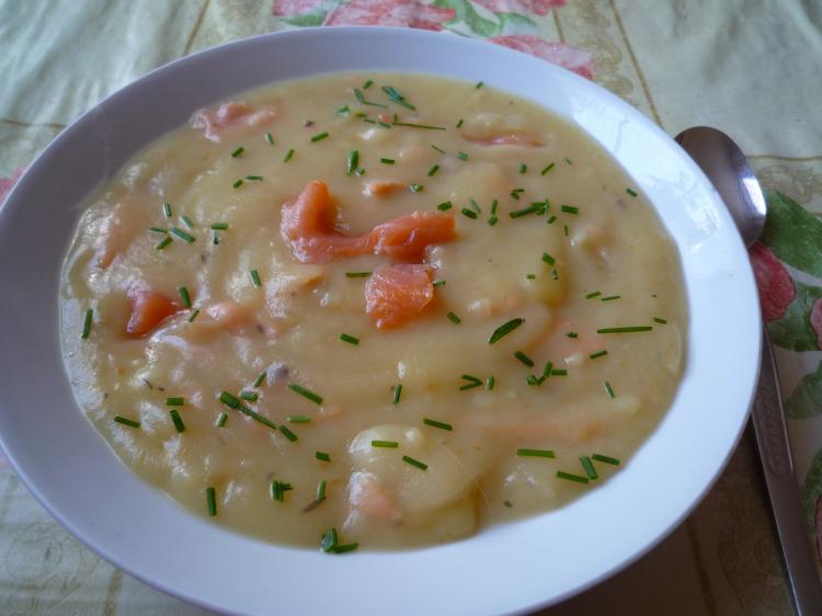 Kartoffelsuppe mit Räucherlachs | Kochmeister Rezept