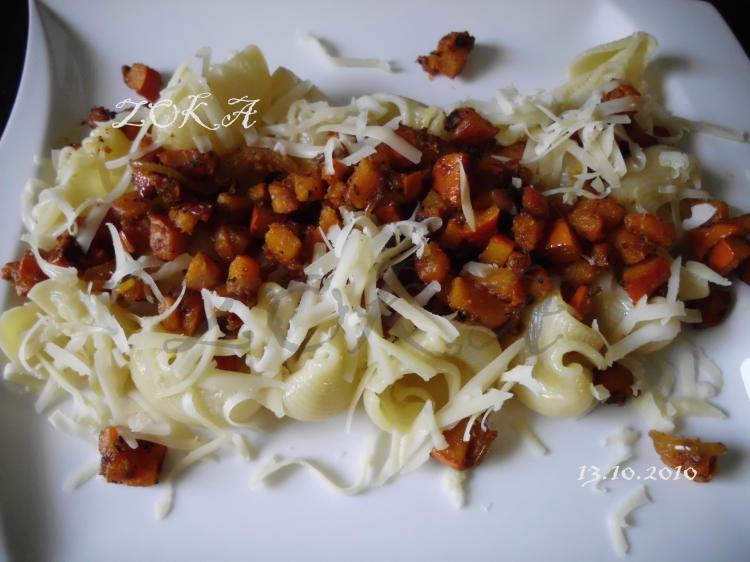 Nudeln mit scharfem Hokkaidokürbis